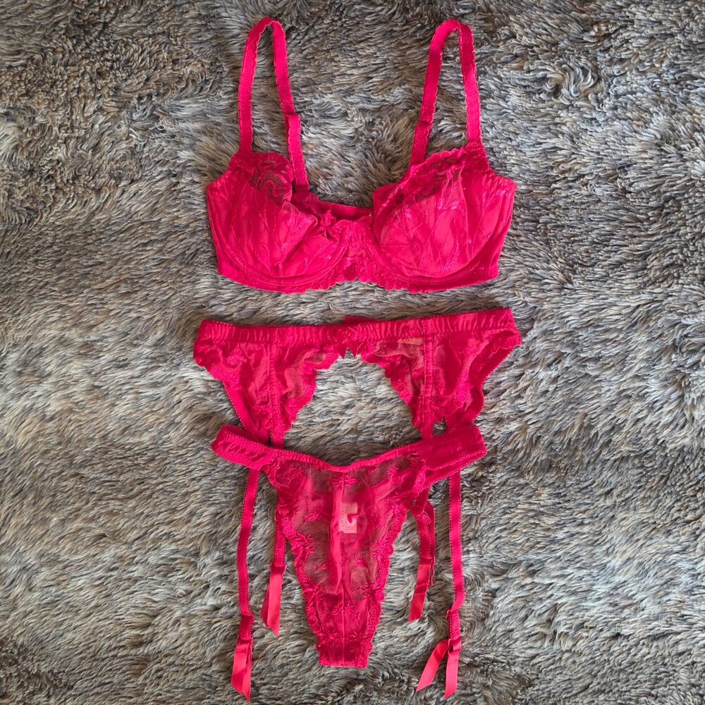 Victoria's Secret red lace 3-item set. 34C bra, thong & garter